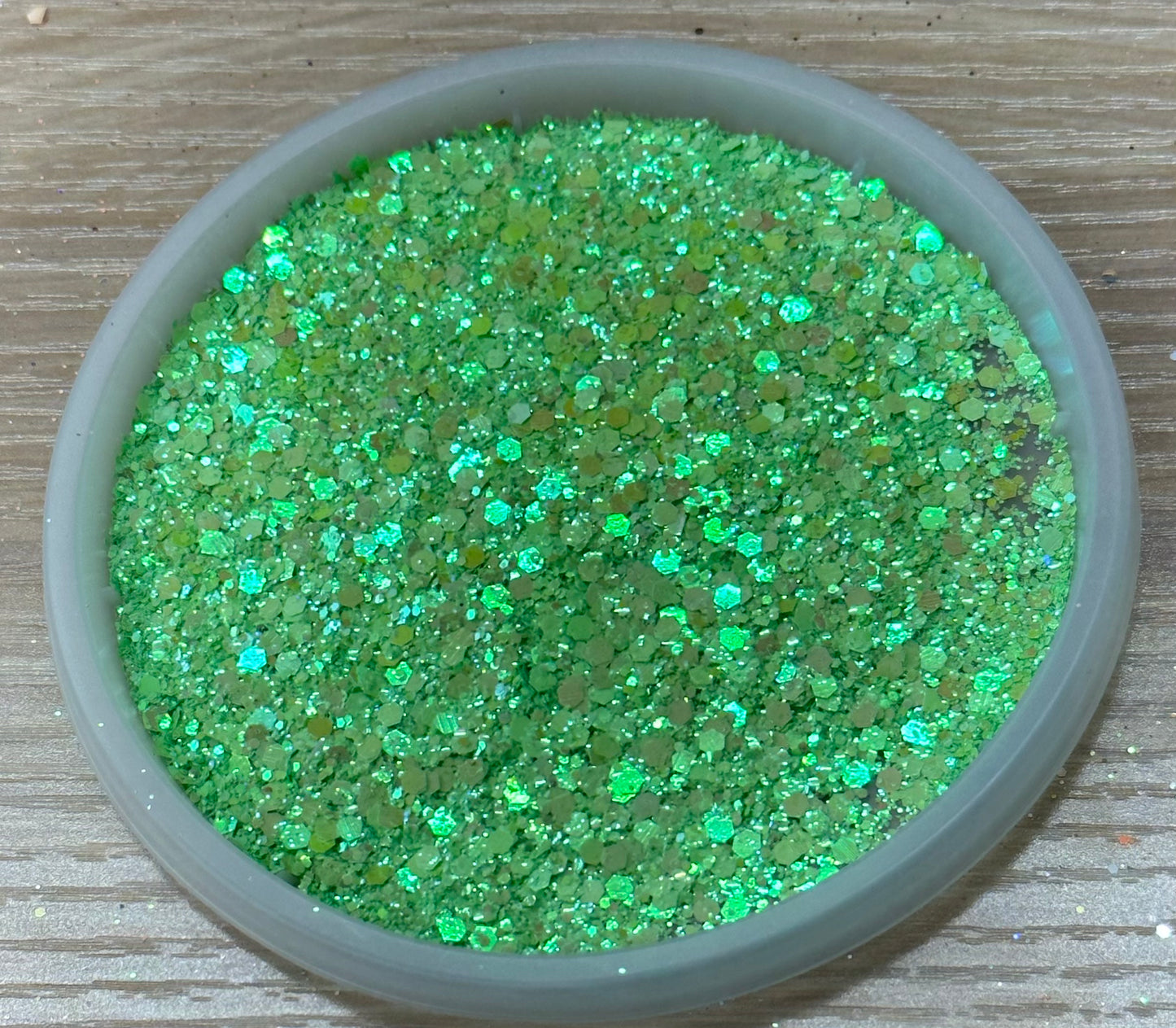 No Name Glitter- Chunky Light Green